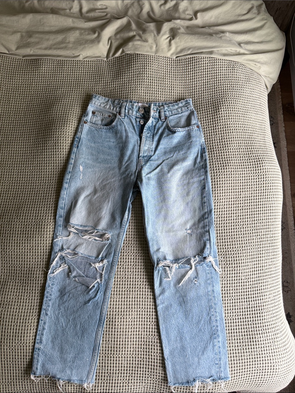 Zara Light Blue Distressed Cropped Jeans